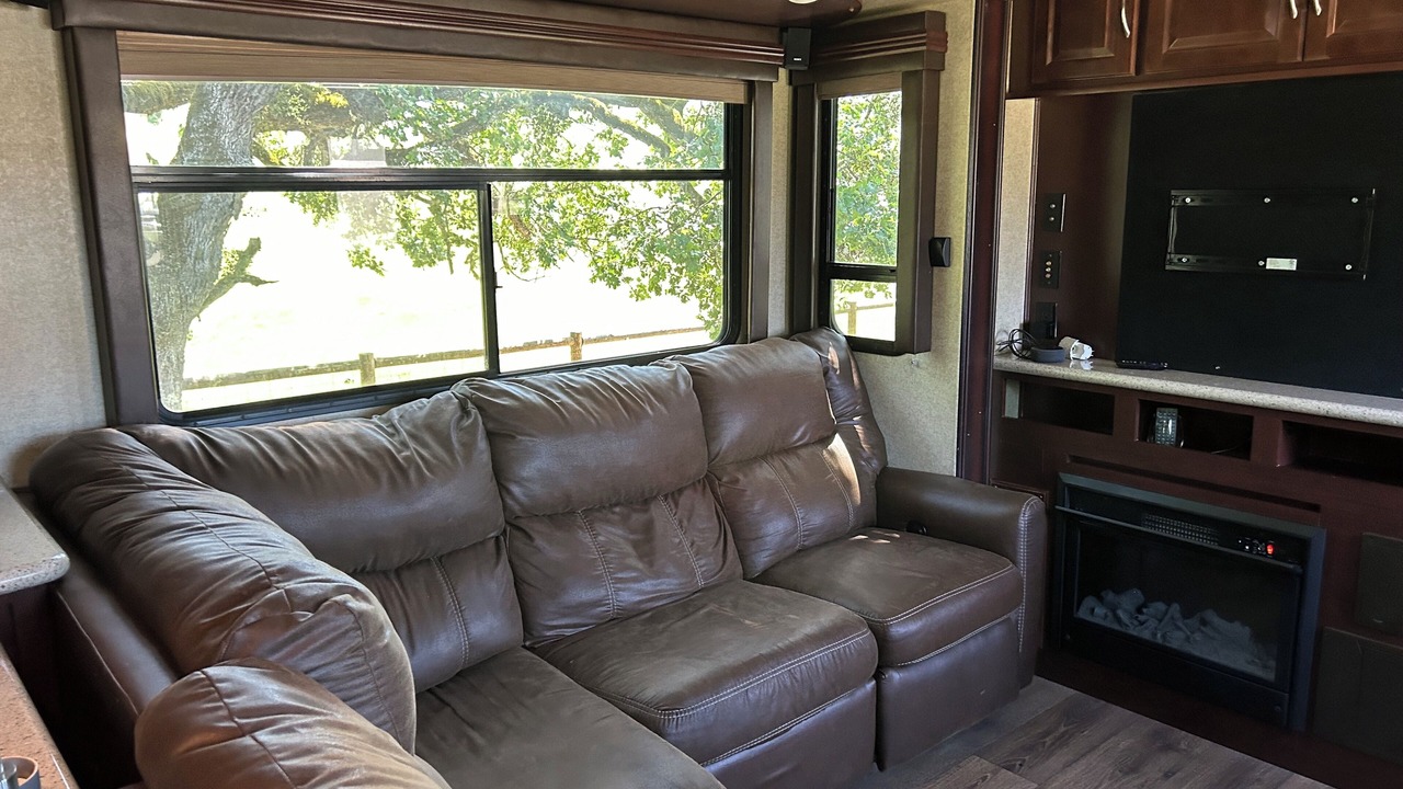 Photo of Livingroom in Roseburg