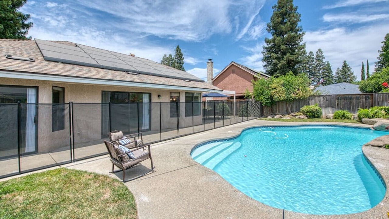 Photo of Outdoor in Raisin