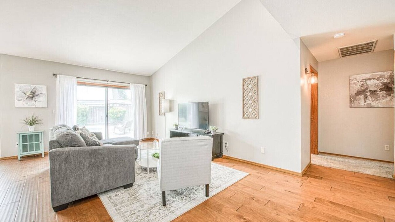 Photo of Livingroom in Raisin