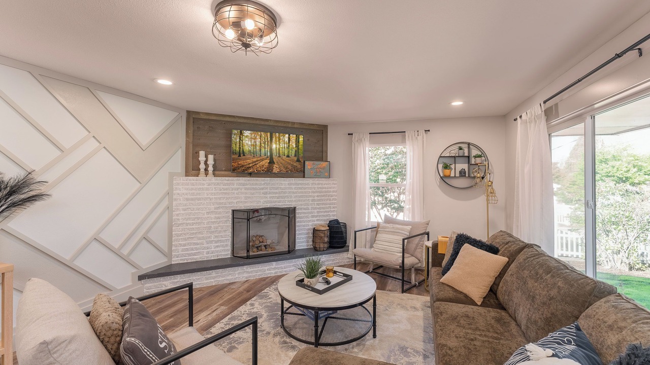 Photo of Livingroom in Roseburg