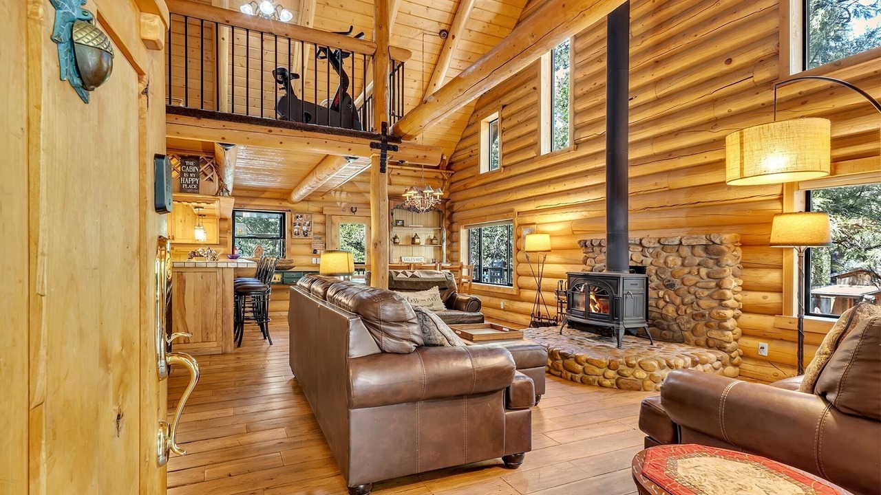 Photo of Livingroom in Idyllwild