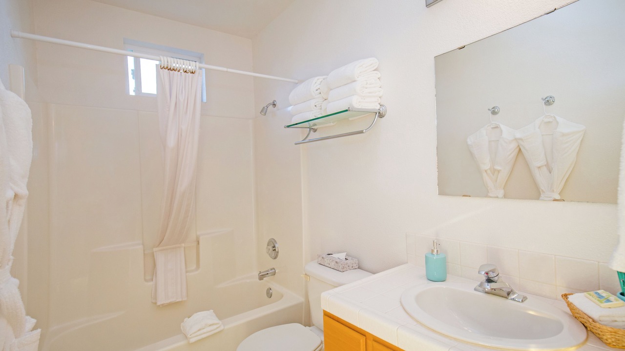 Photo of Bathroom in Shelter Cove