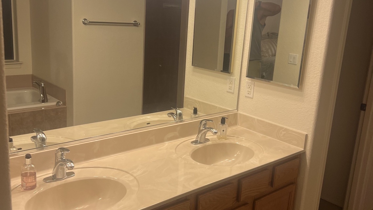 Photo of Bathroom in Sunridge Estates