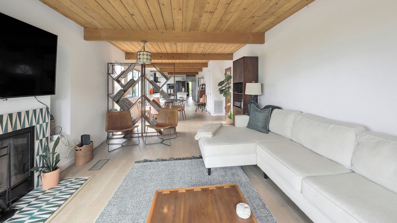 Photo of Livingroom in Del Mar Heights