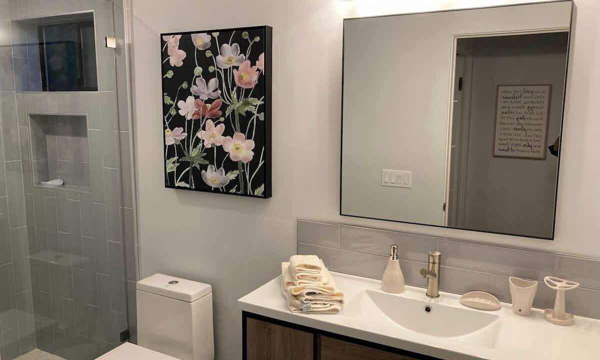 Photo of Bathroom in La Jolla Mesa