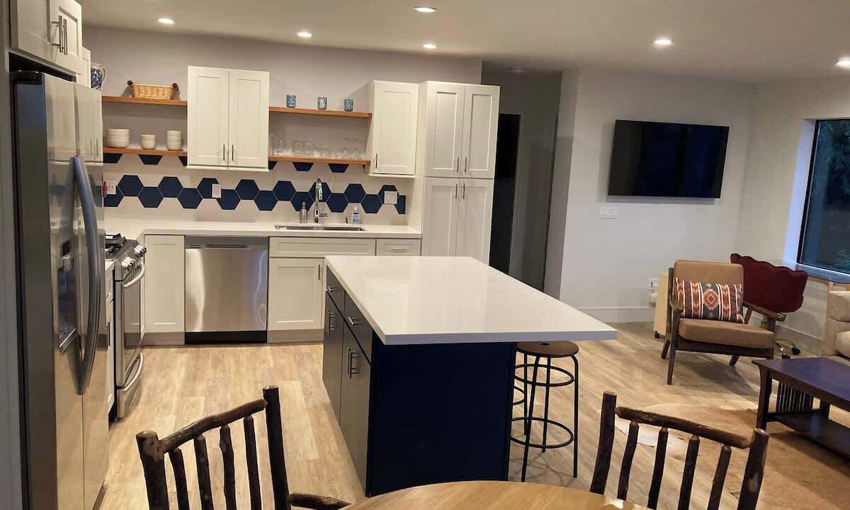 Photo of Bedroom in La Jolla Mesa