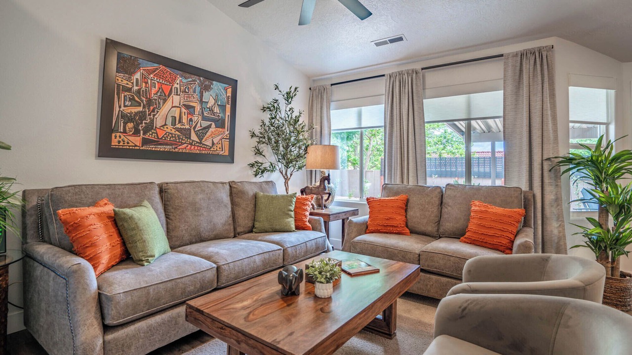 Photo of Livingroom in Ivins