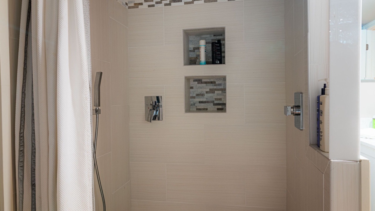 Photo of Bathroom in Kelseyville