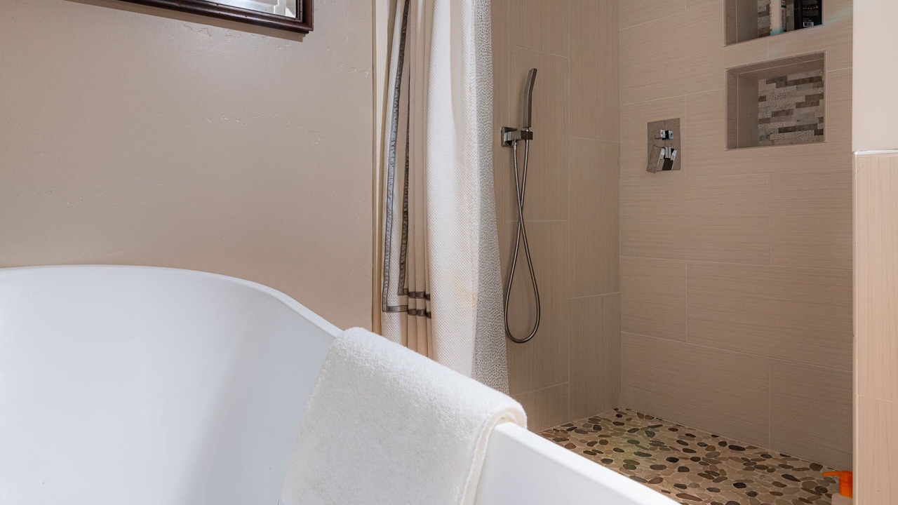 Photo of Bathroom in Kelseyville