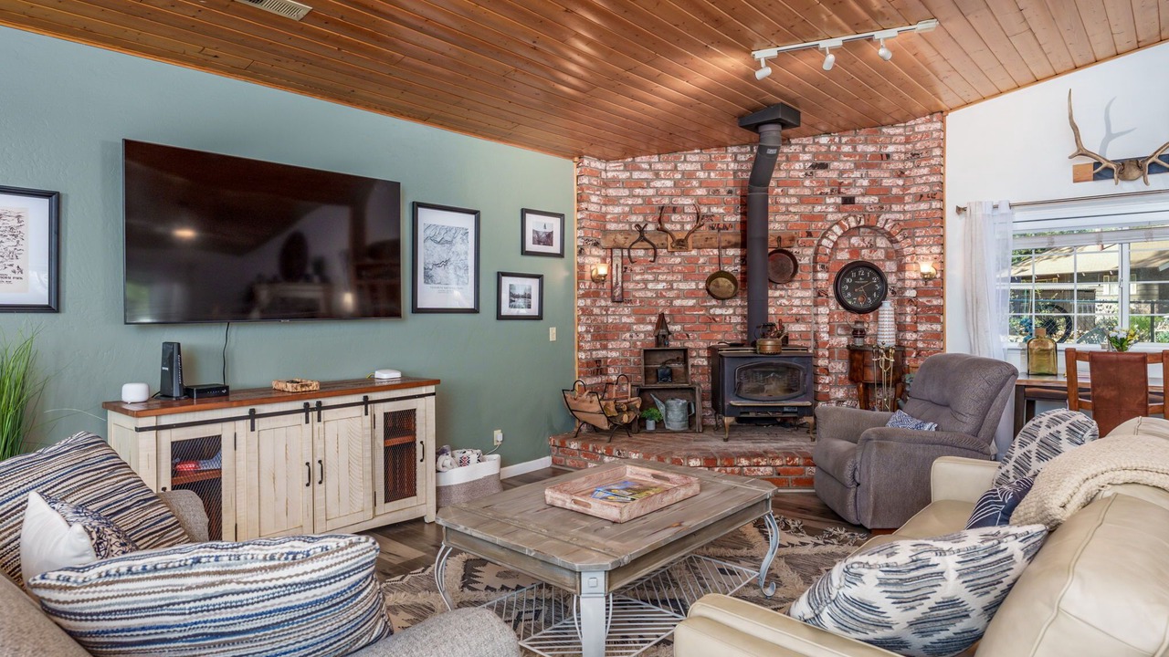 Photo of Bedroom in Oakhurst