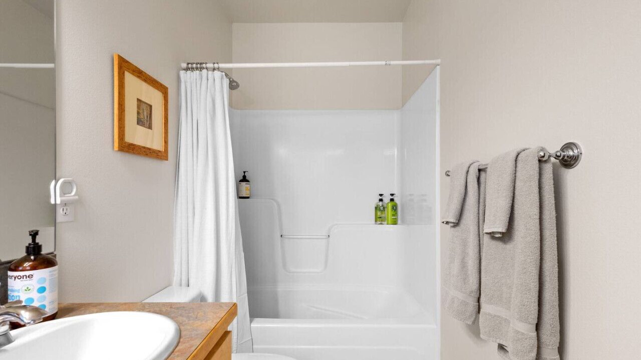 Photo of Bathroom in Sisters