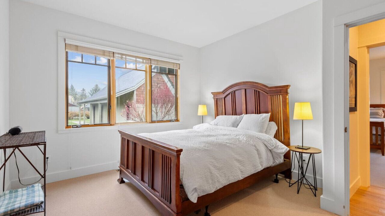 Photo of Bedroom in Sisters