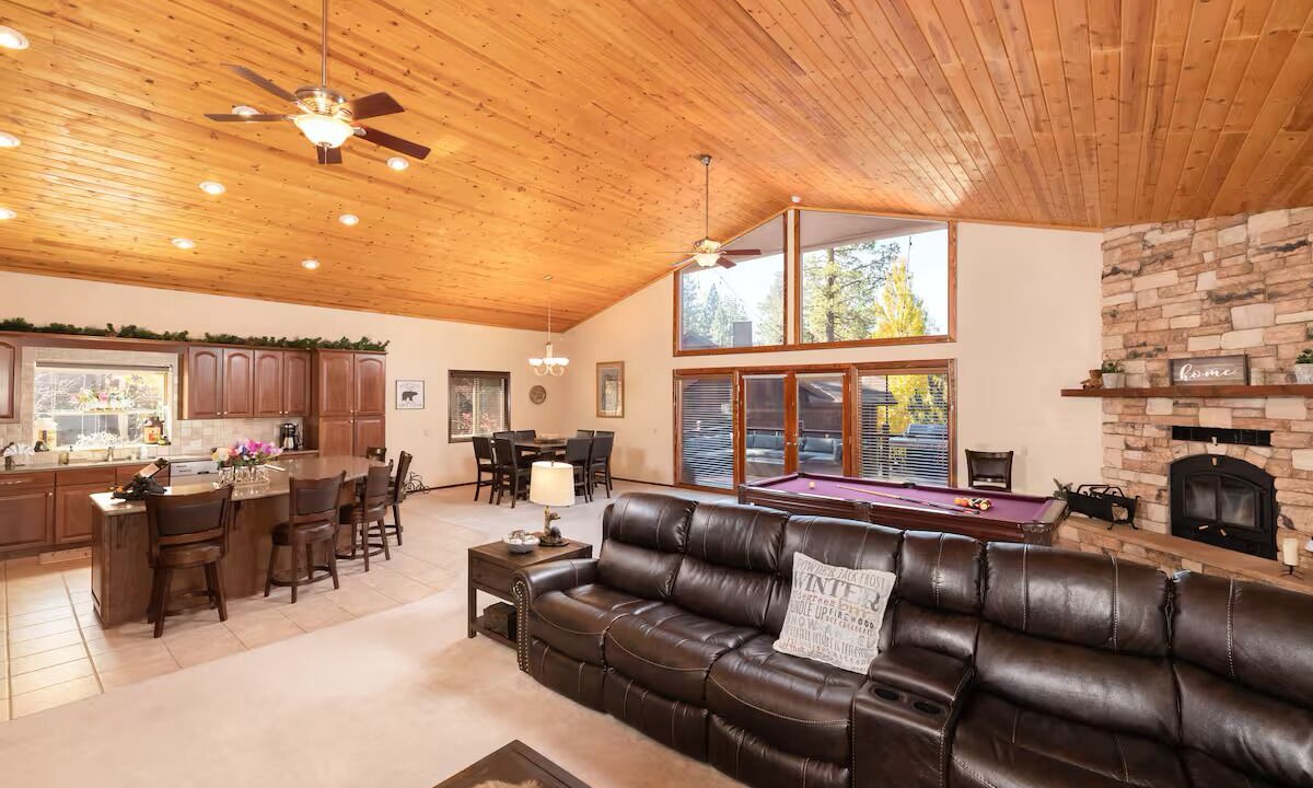 Photo of Livingroom in Eagle Mountain Estates