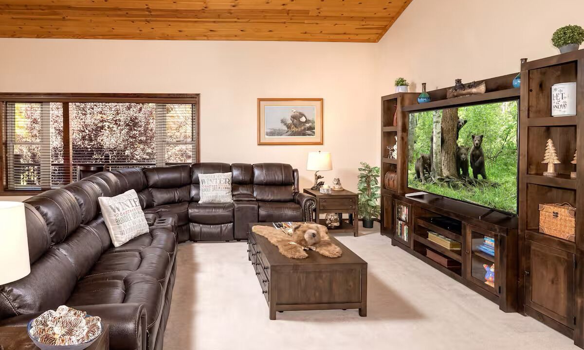 Photo of Livingroom in Eagle Mountain Estates