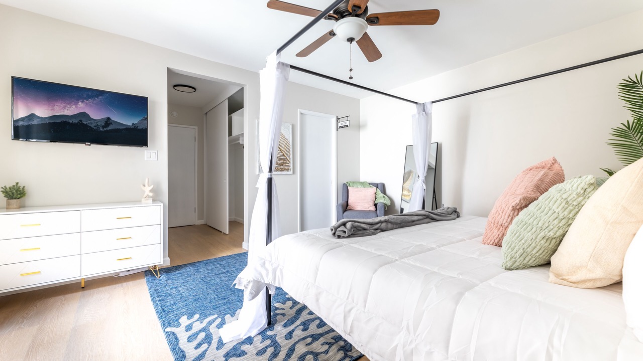 Photo of Bedroom in Alamitos Beach