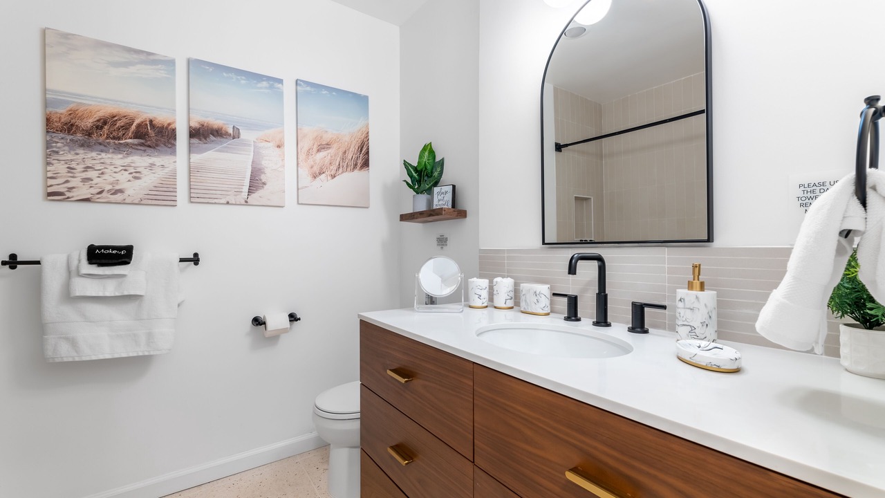 Photo of Bathroom in Alamitos Beach