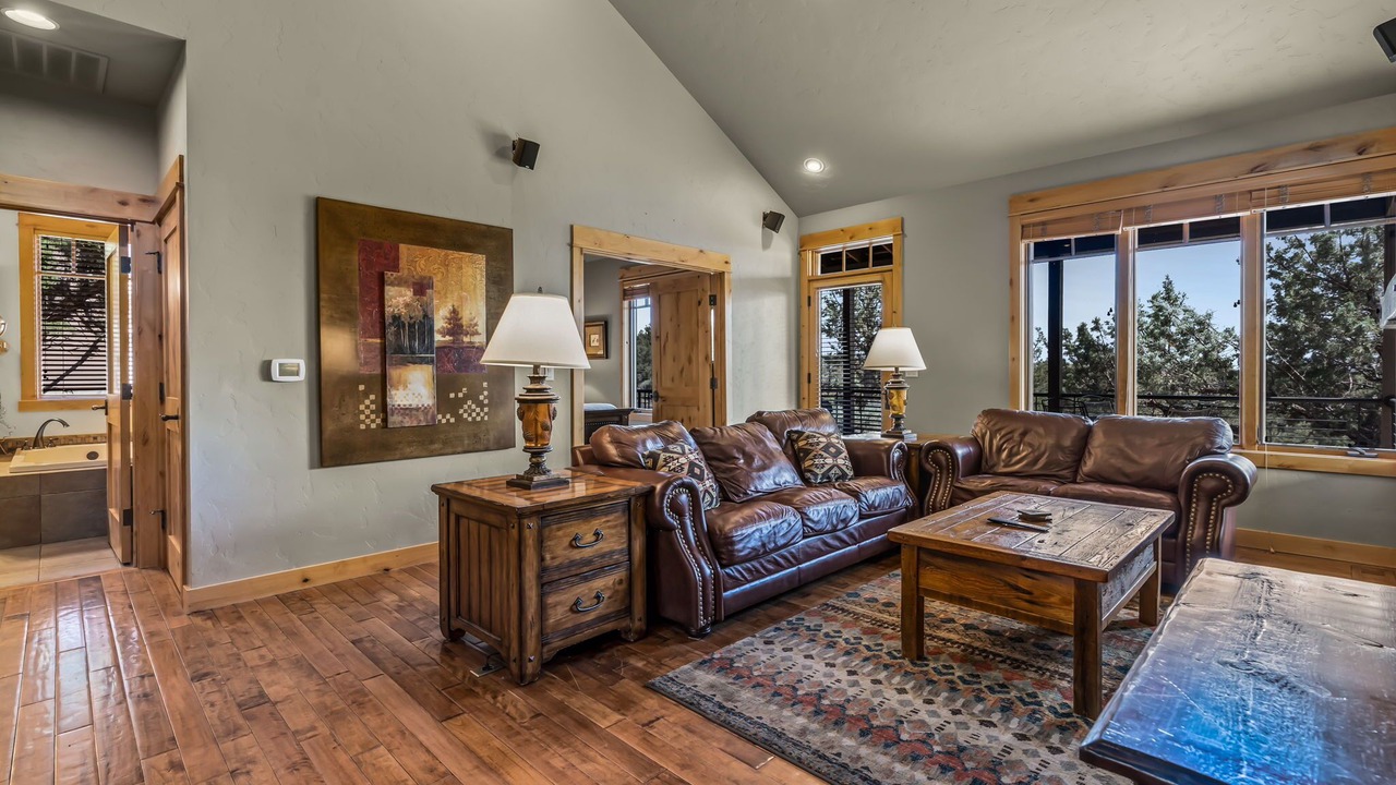 Photo of Livingroom in Powell Butte