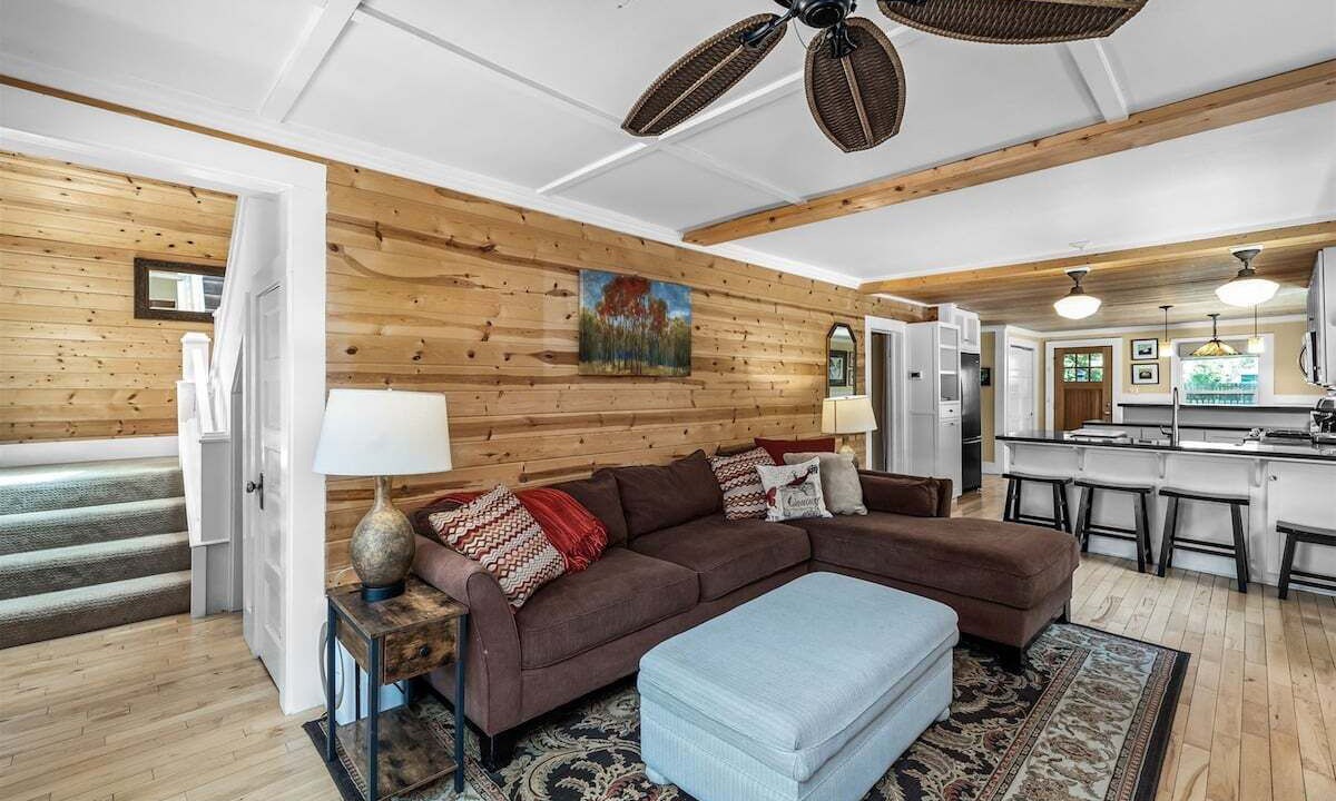 Photo of Livingroom in Old Bend