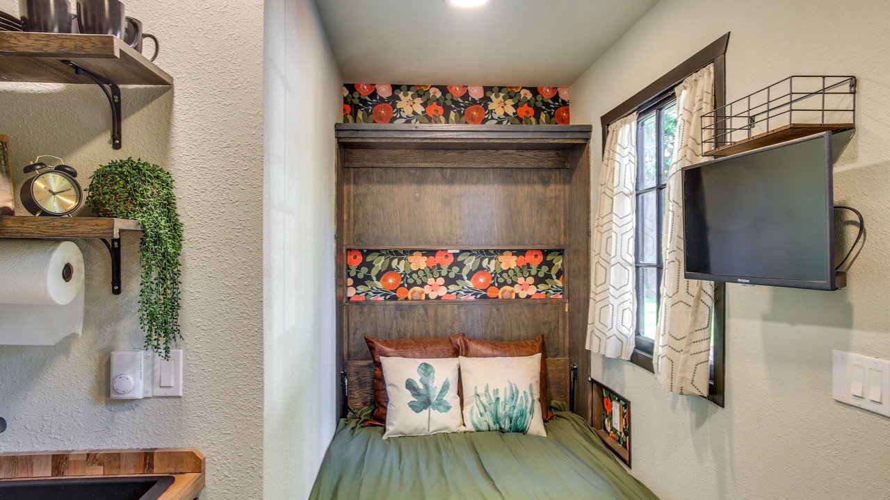 Photo of Bedroom in Tillicum