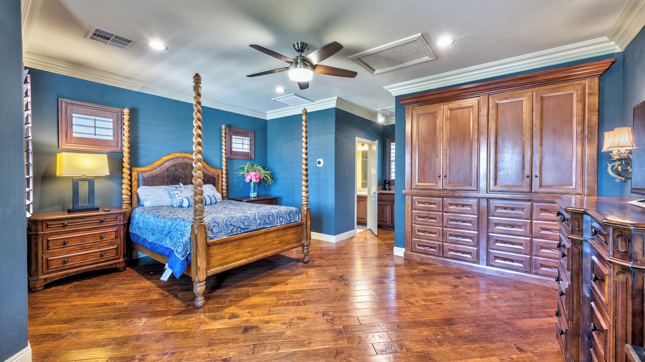 Photo of Bedroom in Enterprise