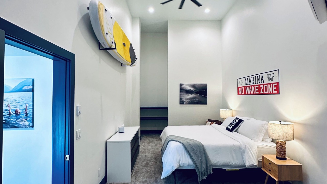 Photo of Bedroom in Enterprise