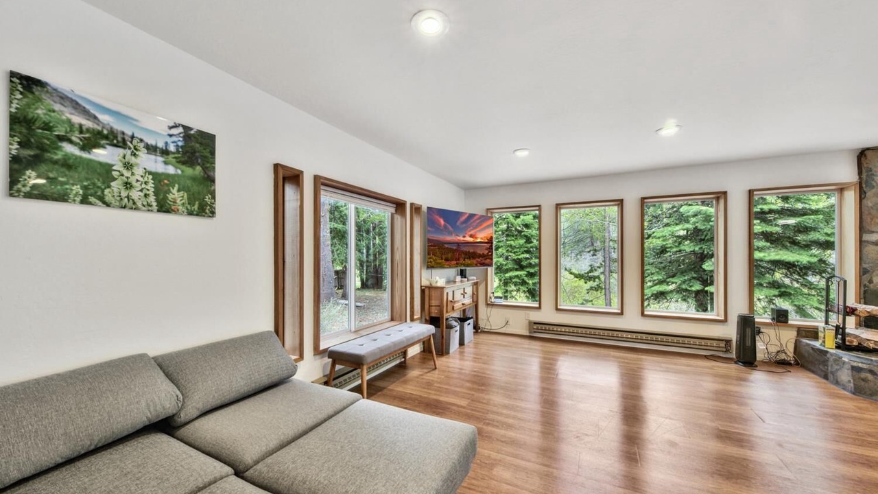 Photo of Livingroom in Christmas Valley