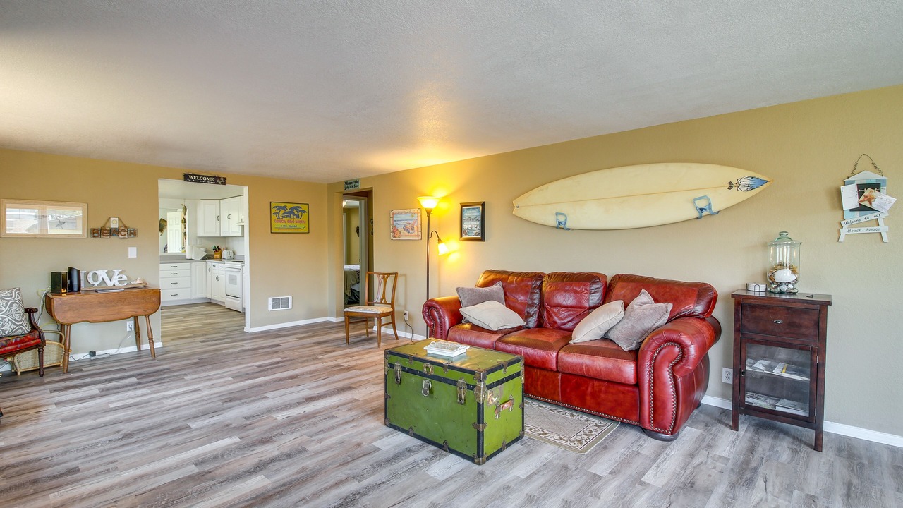 Photo of Livingroom in Winchester Bay