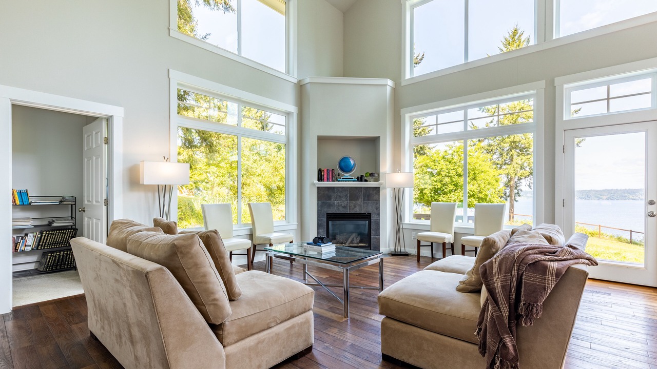 Photo of Livingroom in Langley