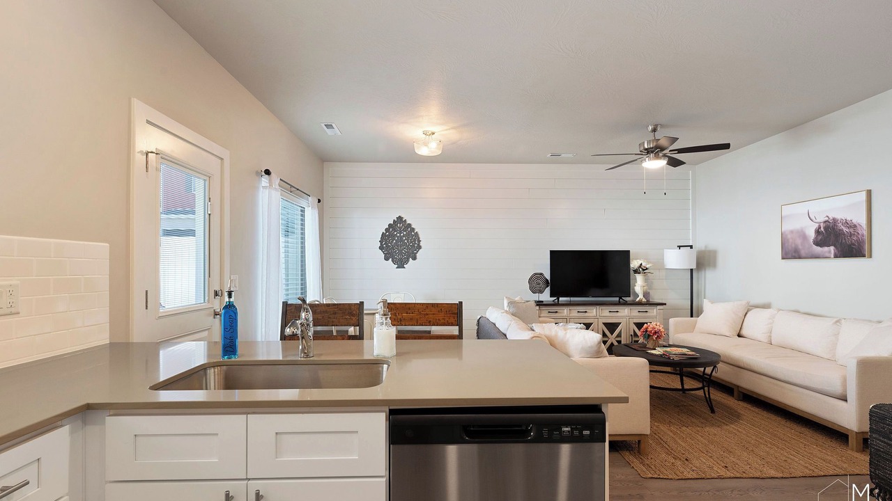 Photo of Livingroom in Cedar City