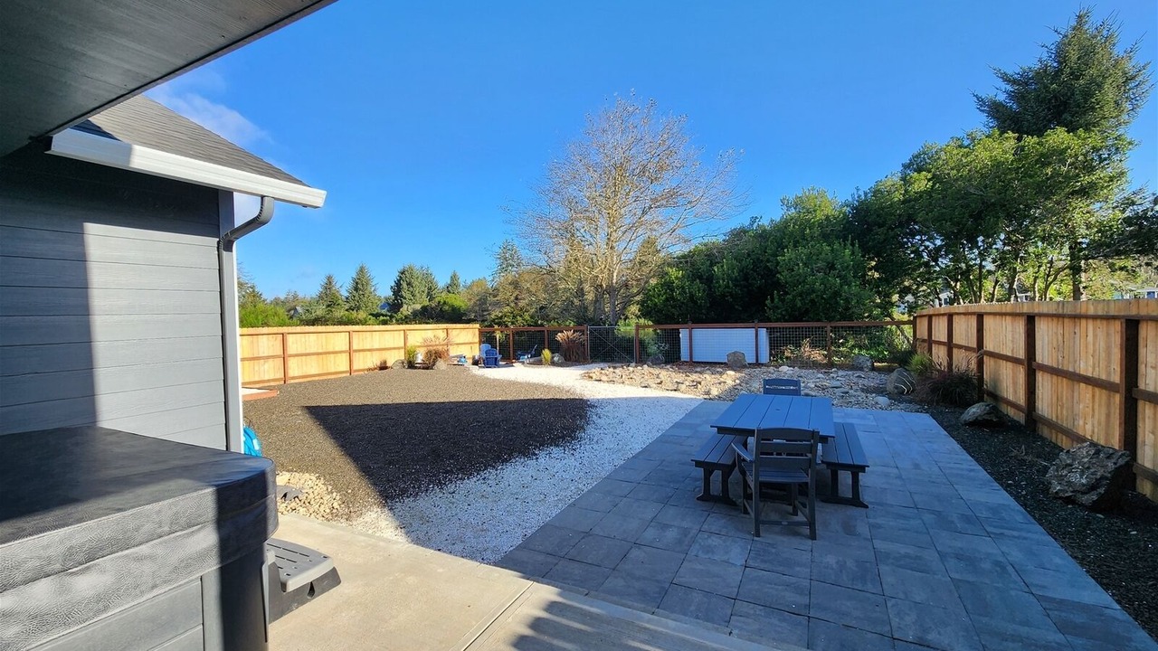 Photo of Patio Balcony in Ocean Shores