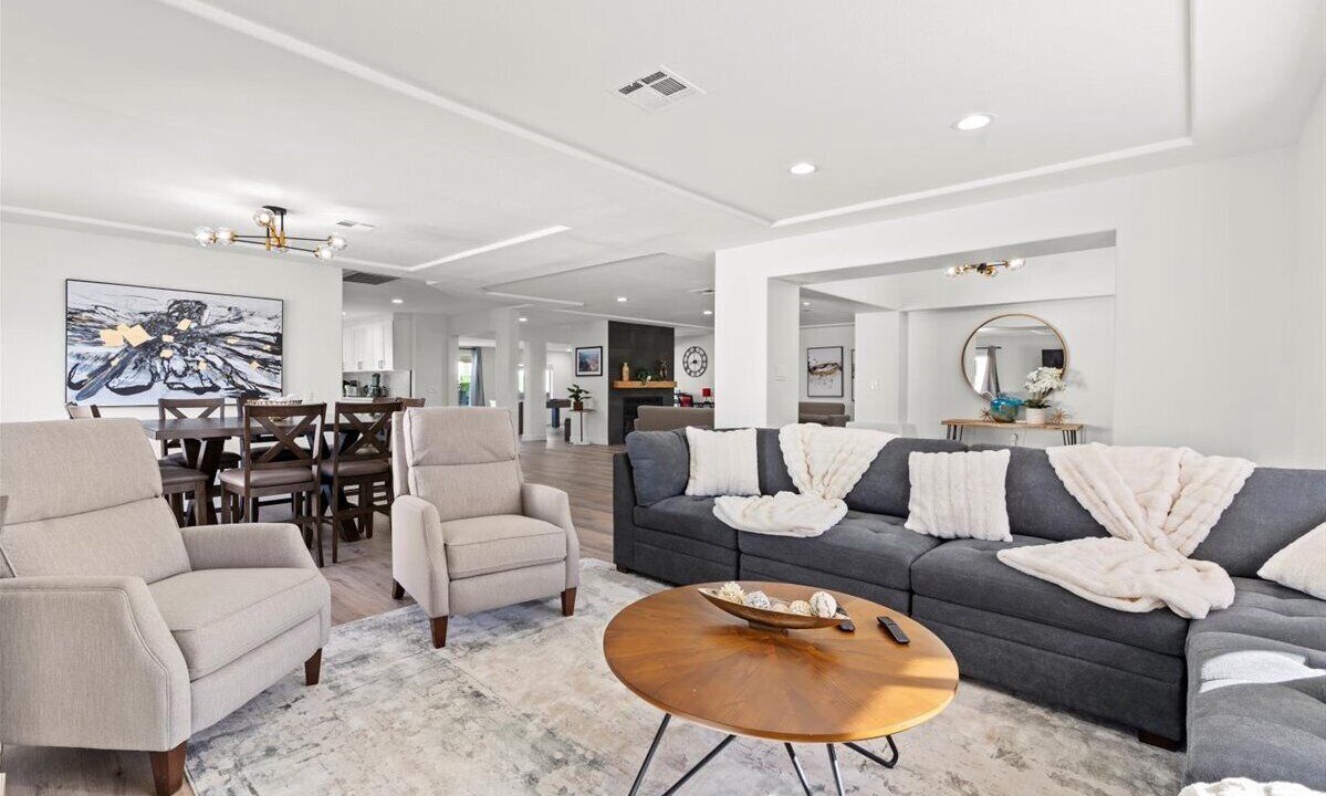 Photo of Livingroom in Monarch Estates