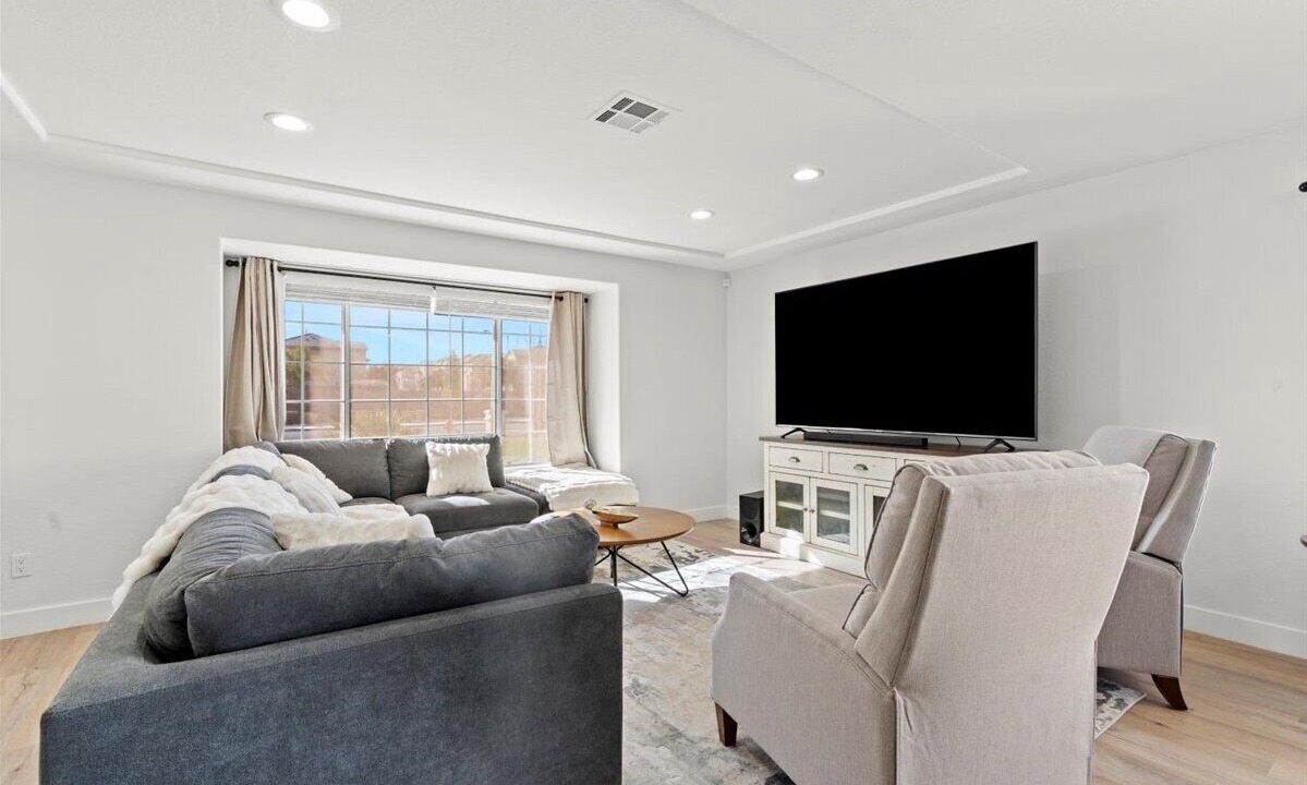 Photo of Livingroom in Monarch Estates