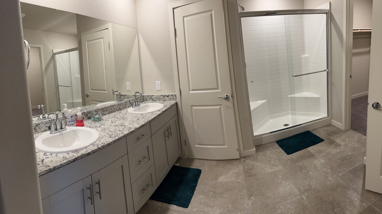 Photo of Bathroom in Centennial Hills