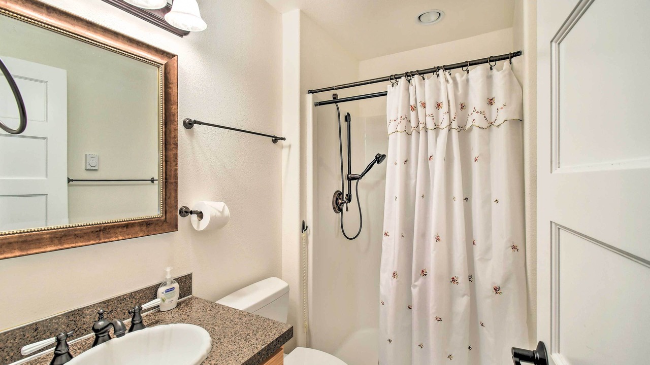 Photo of Bathroom in Curtis
