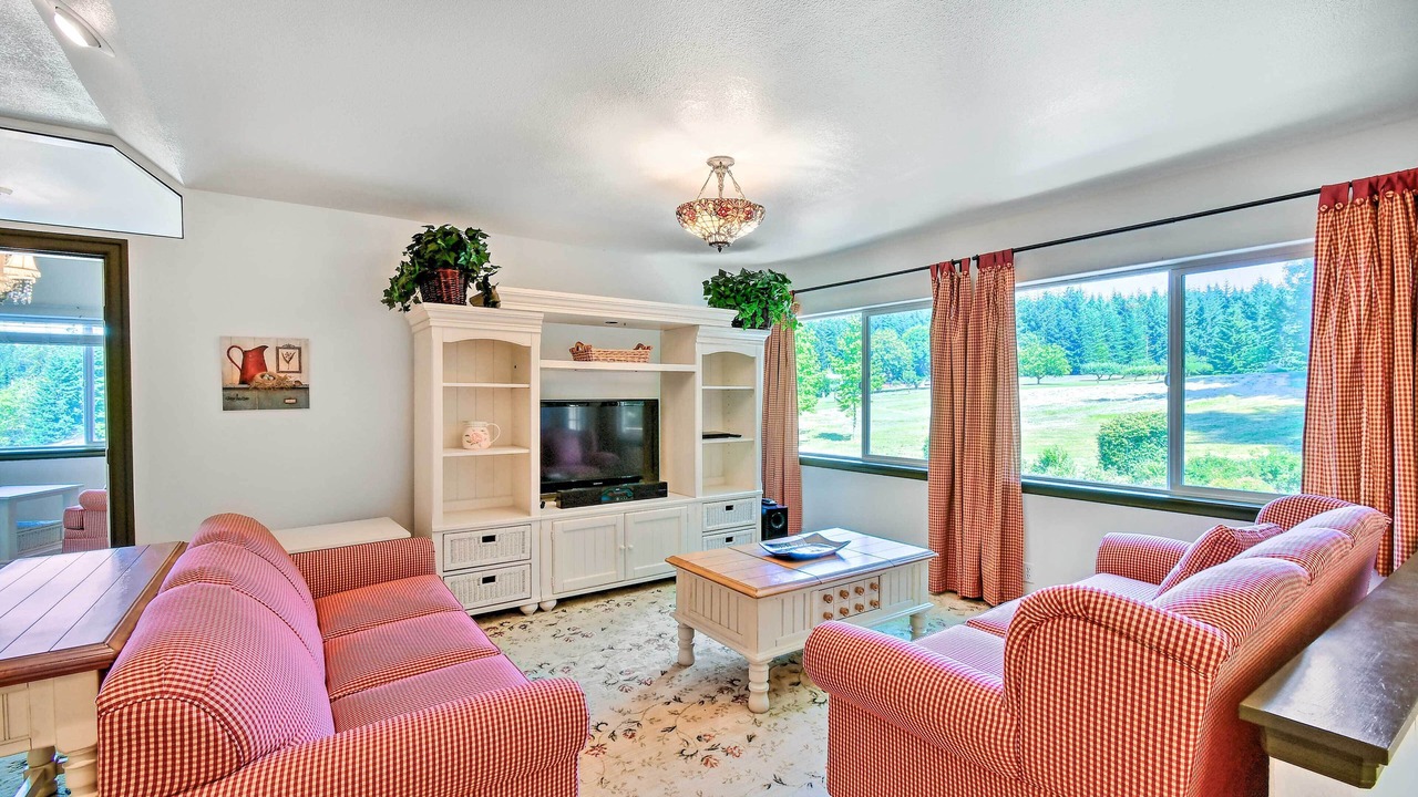 Photo of Livingroom in Curtis