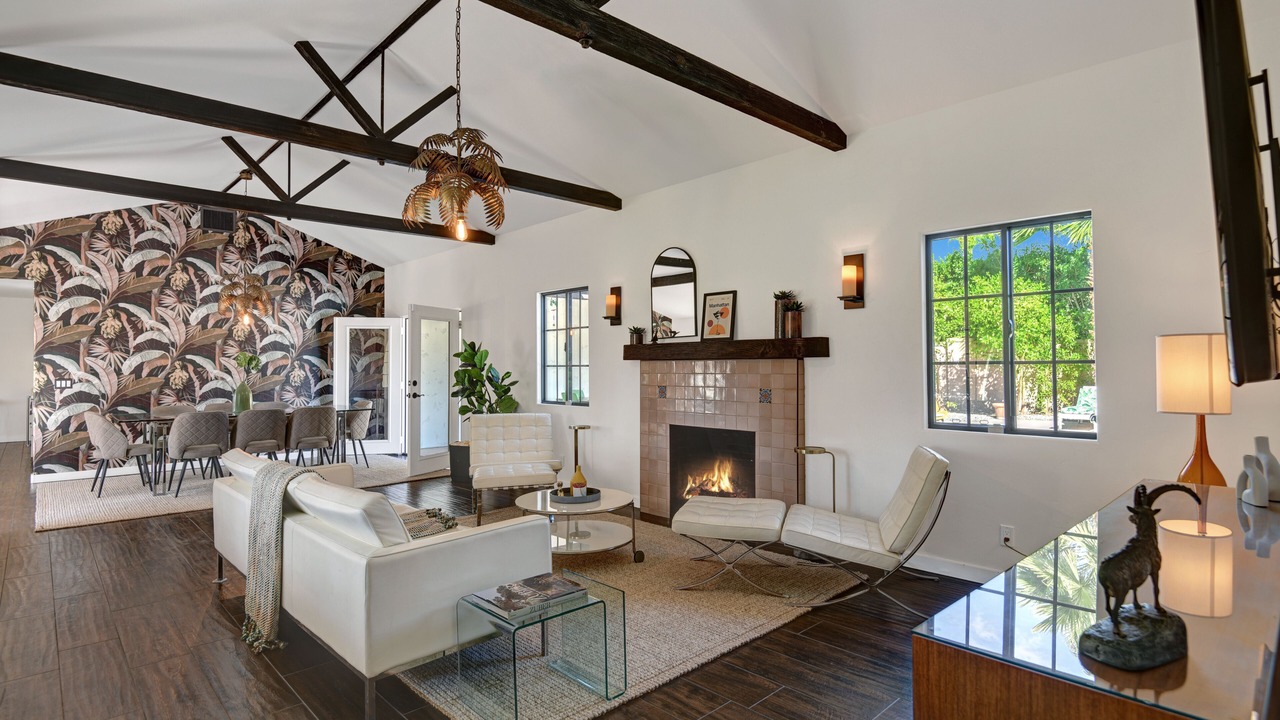 Photo of Livingroom in Uptown Design District