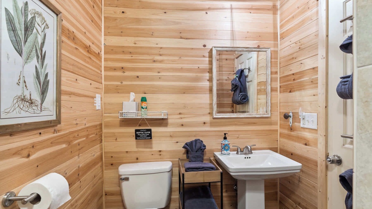 Photo of Bathroom in Sugar Pine