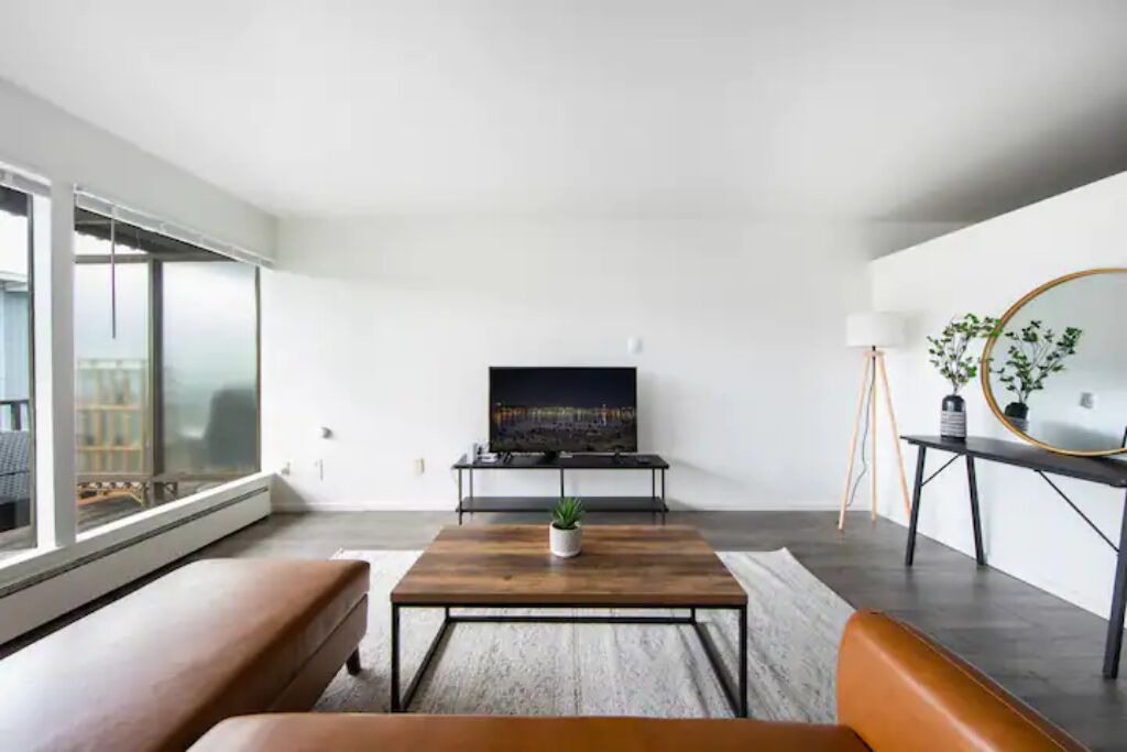 Photo of Livingroom in Northwest Bellevue