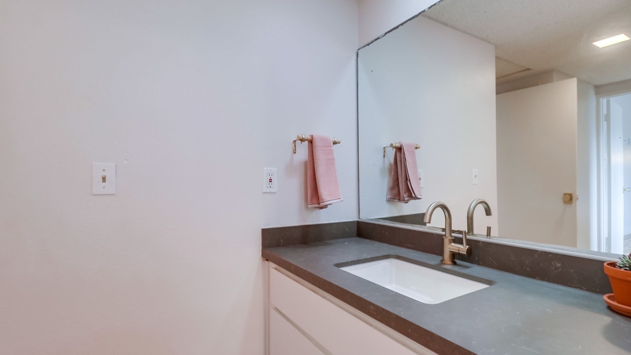 Photo of Bathroom in Olde Solana Beach