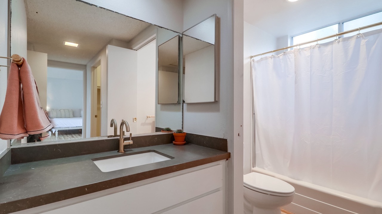 Photo of Bathroom in Olde Solana Beach