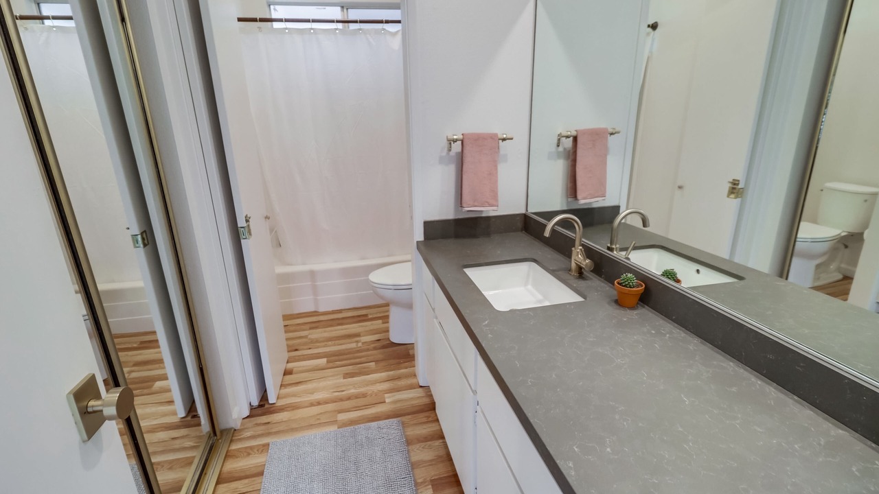 Photo of Bathroom in Olde Solana Beach