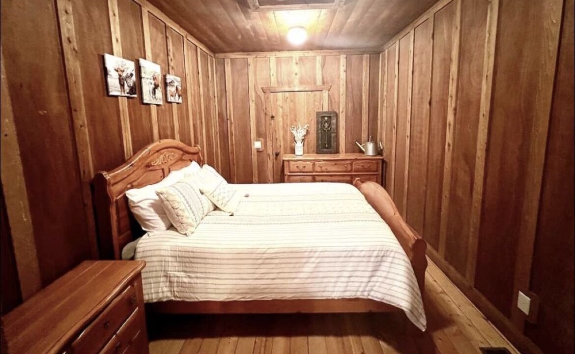 Photo of Bedroom in New Harmony