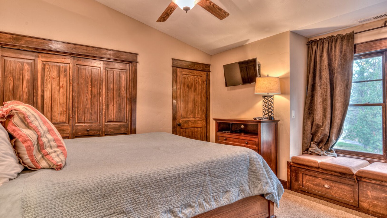 Photo of Bedroom in Sunriver