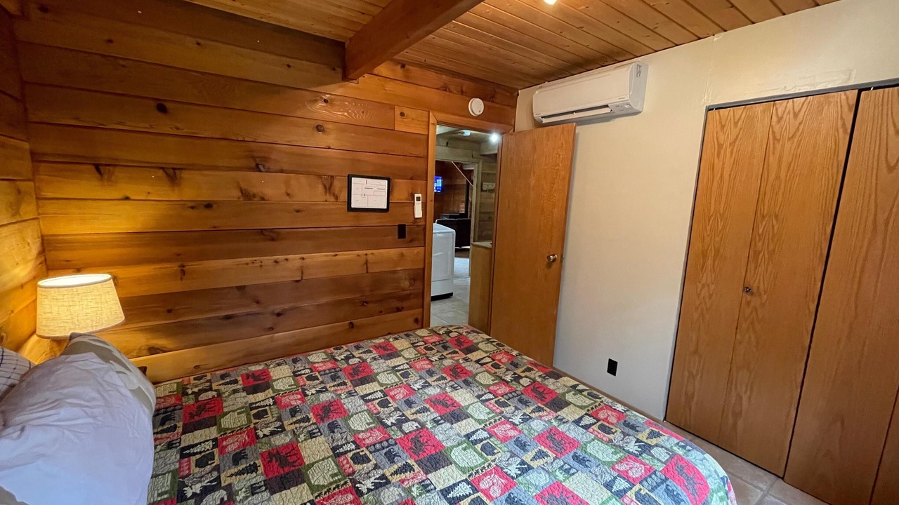 Photo of Bedroom in North Wawona