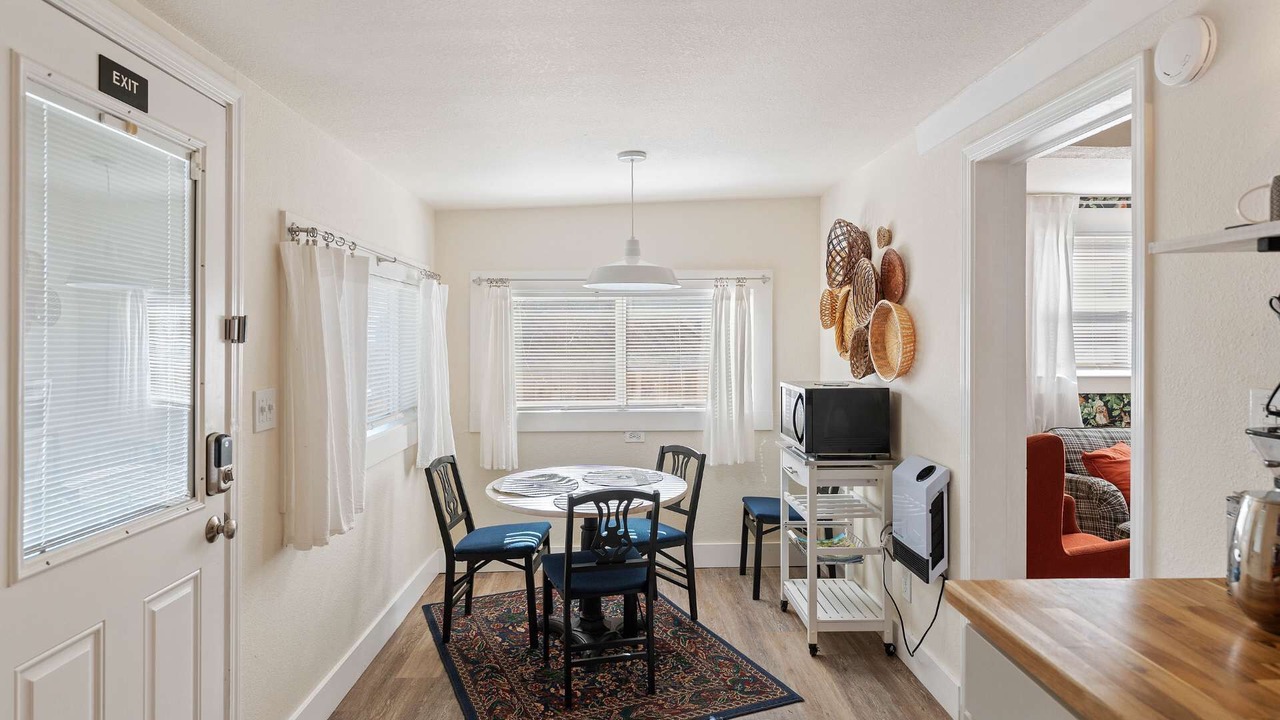 Photo of Bedroom in Dunsmuir