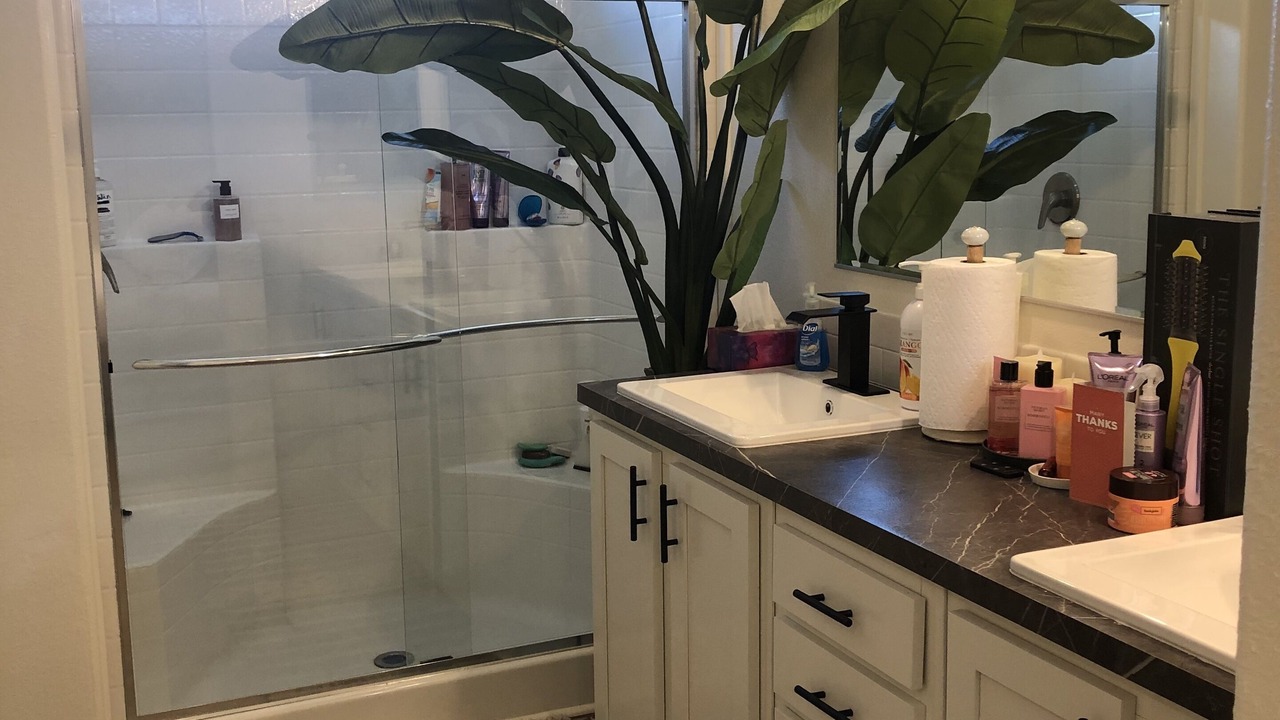 Photo of Bathroom in The Legends