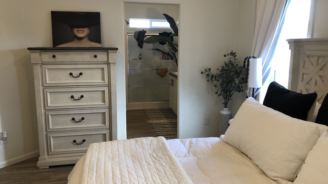 Photo of Bedroom in The Legends