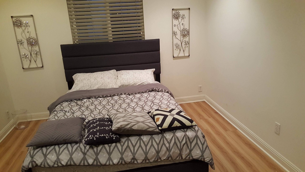 Photo of Bedroom in Pico - Robertson
