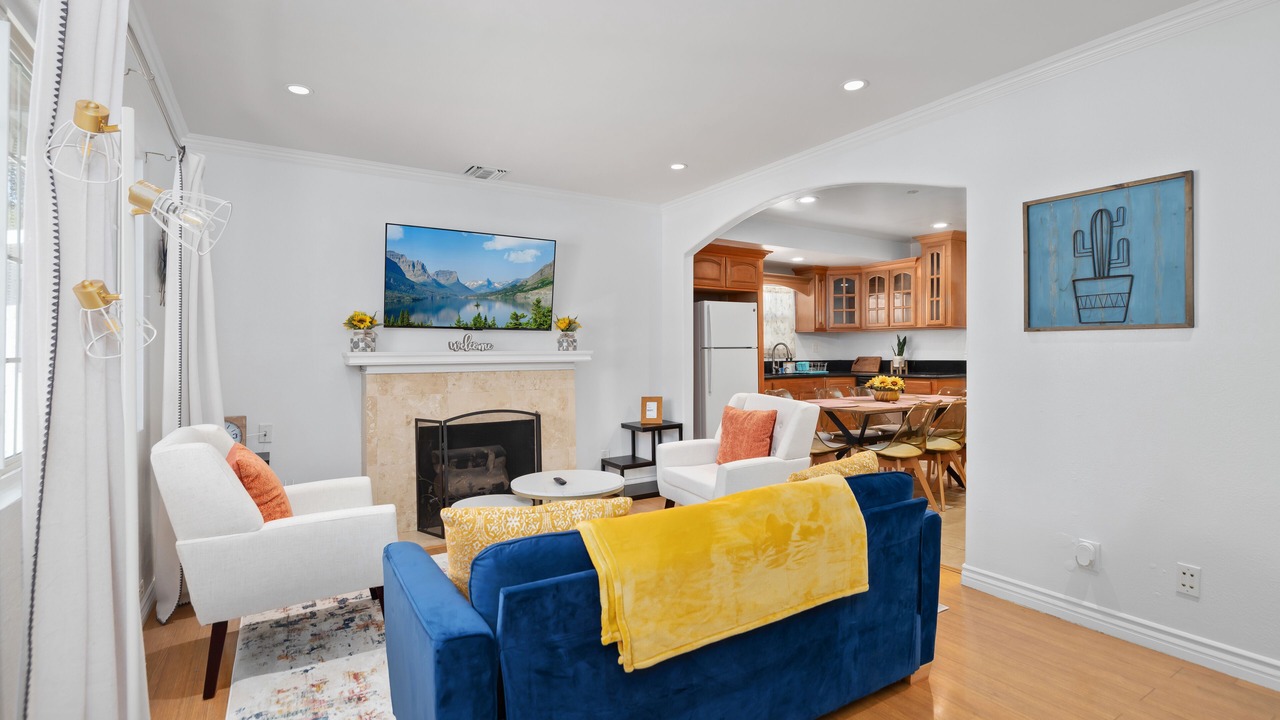Photo of Livingroom in Lamanda Park