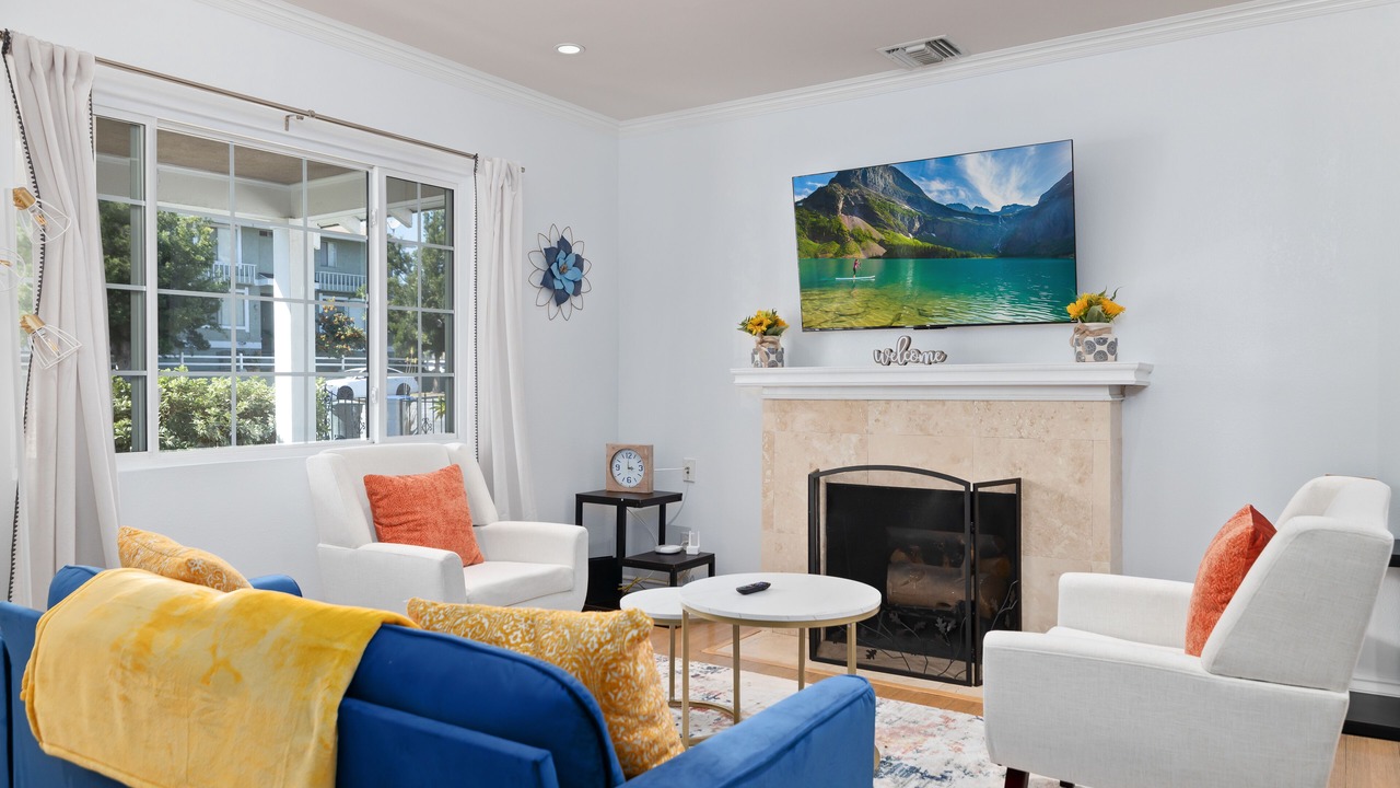 Photo of Livingroom in Lamanda Park